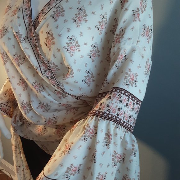 NWT FLORAL WRAP BLOUSE by MAX STUDIO - Picture 3 of 10